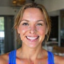 Donna sorridente, sana e vibrante